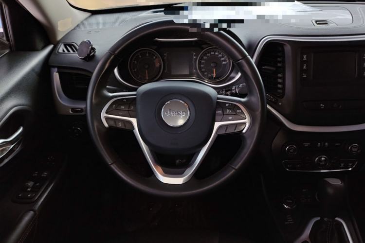 Used Jeep Cherokee 2016 2.4L Professional Edition Steering Wheel