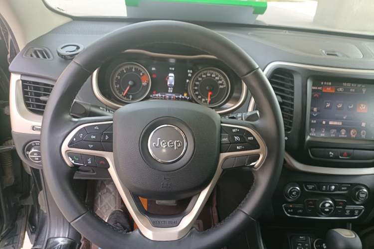 Used Jeep Cherokee 2016 2.4L Leading Smart Version Steering Wheel