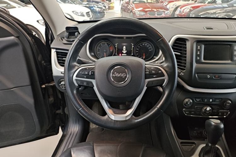 Used Jeep Cherokee 2016 2.4L Leading Edition Steering Wheel