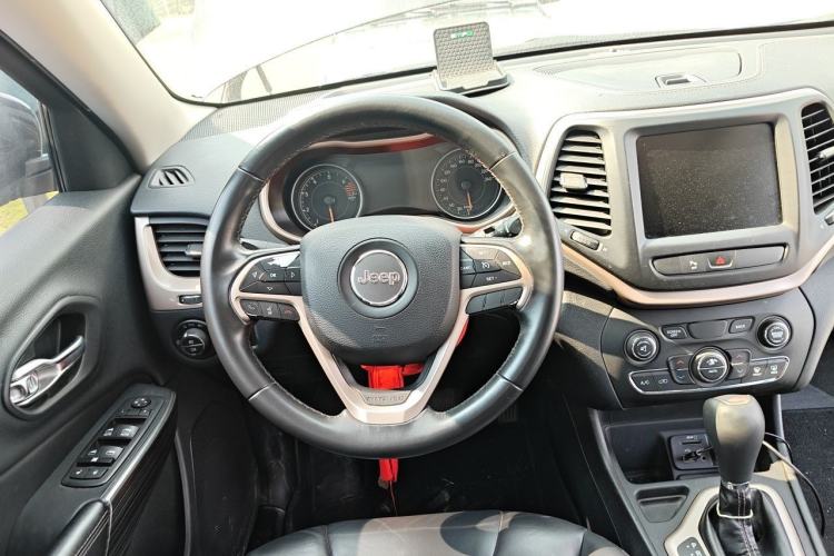 Used Jeep Cherokee 2016 2.0L Superior Edition Steering Wheel