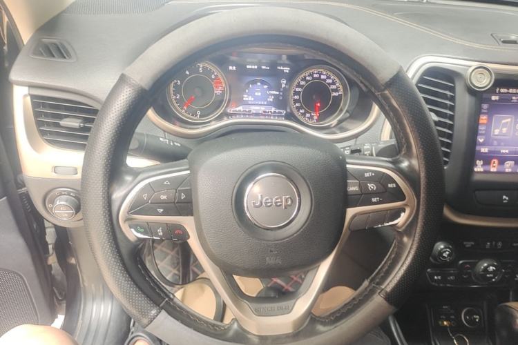 Used Jeep Cherokee 2016 2.4L Leading Smart Version Steering Wheel