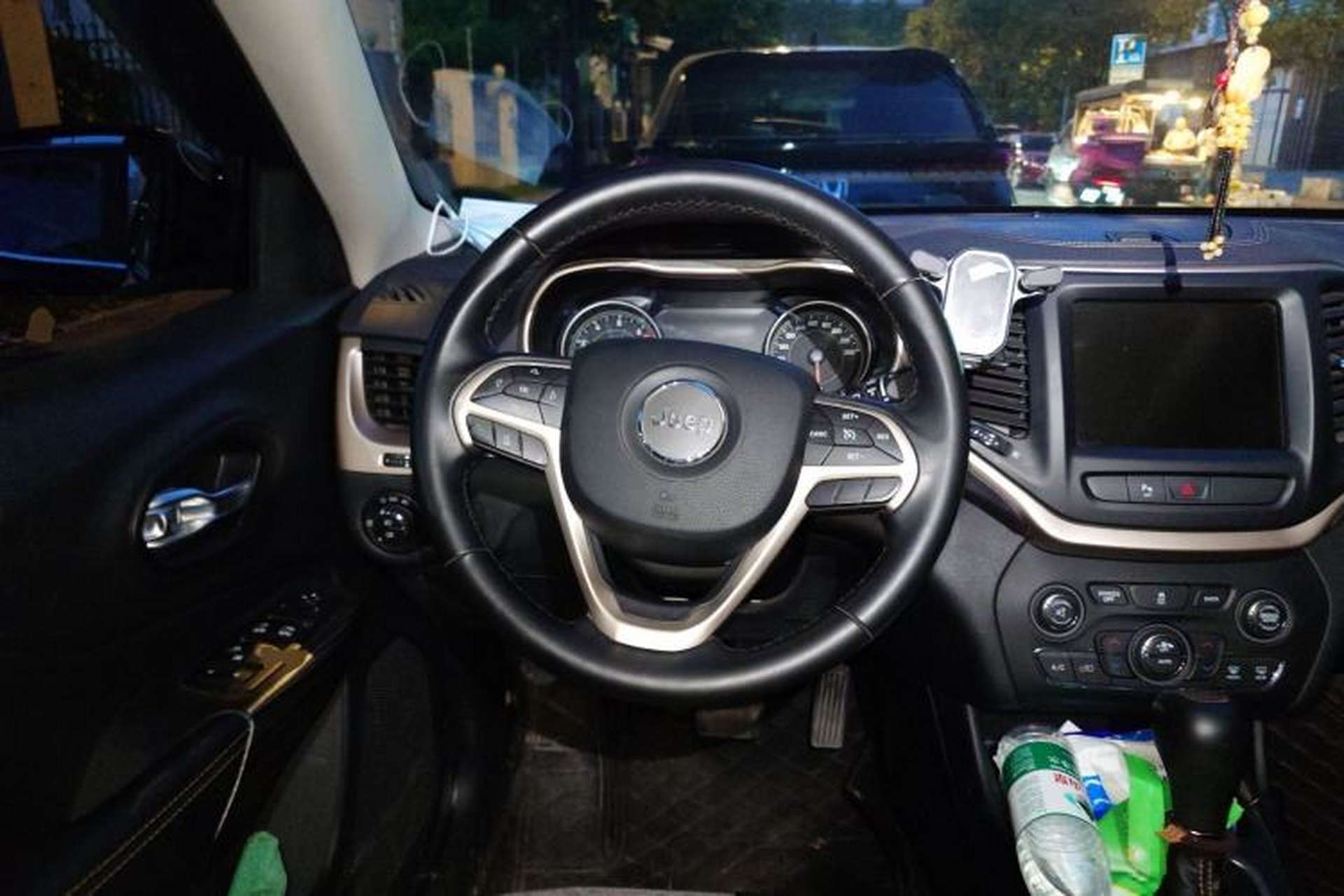 Used Jeep Cherokee 2016 2.0L Superior Edition Steering Wheel