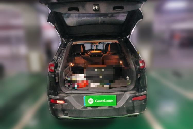 Used Jeep Cherokee 2016 2.4L Professional Edition Trunk
