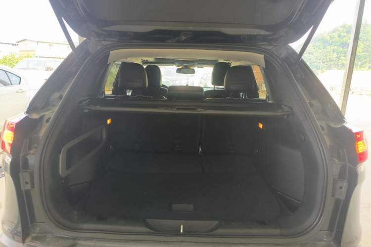 Used Jeep Cherokee 2016 2.4L Professional Smart Version Trunk