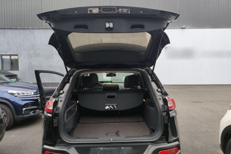 Used Jeep Cherokee 2016 2.4L Leading Edition Trunk
