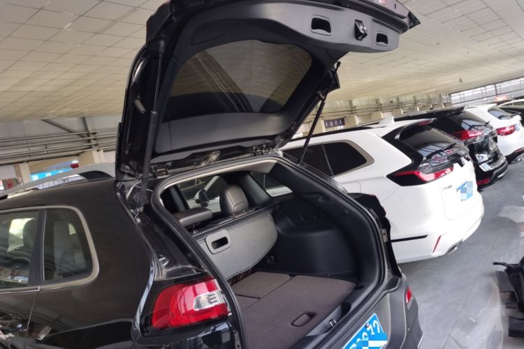 Used Jeep Cherokee 2016 2.4L Professional Smart Version Trunk