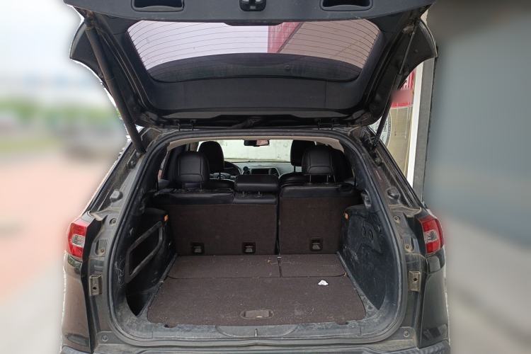 Used Jeep Cherokee 2016 2.4L Superior Edition Trunk