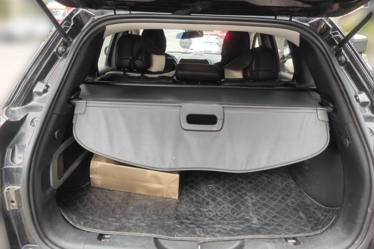 Used Jeep Cherokee 2016 2.4L Professional Edition Trunk
