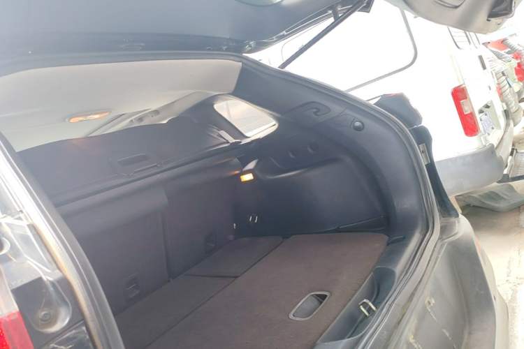 Used Jeep Cherokee 2016 2.4L Leading Edition Trunk