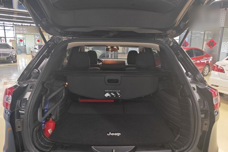 Used Jeep Cherokee 2016 2.0L Smart Version Trunk