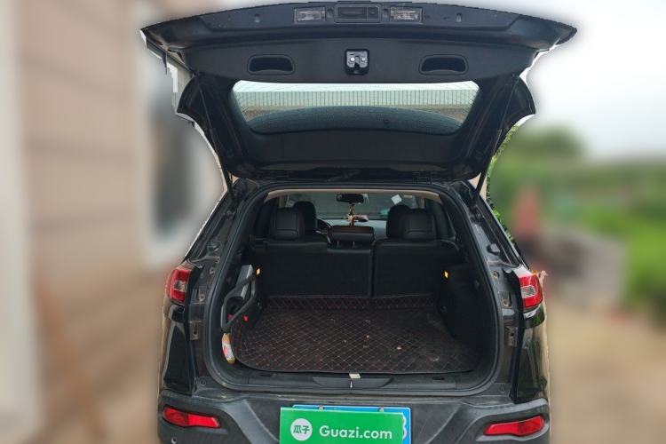 Used Jeep Cherokee 2016 2.4L Professional Smart Version Trunk