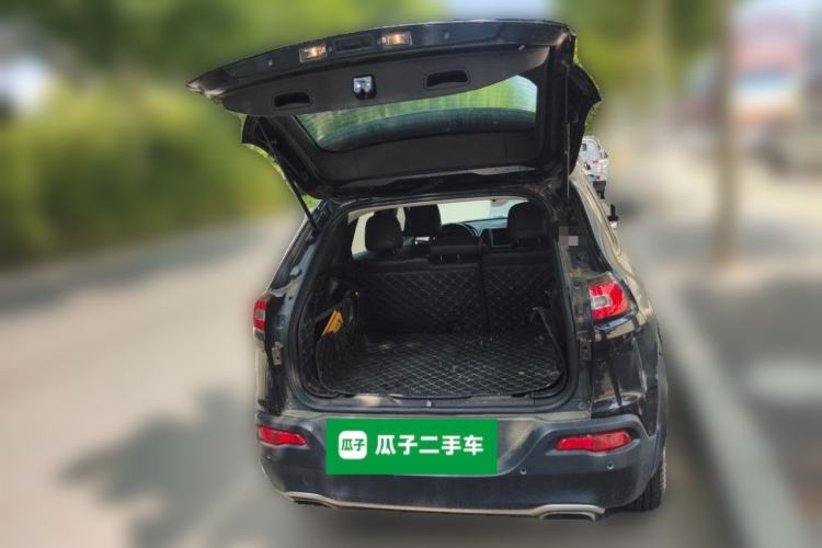 Used Jeep Cherokee 2016 2.4L Professional Smart Version Trunk