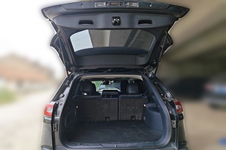 Used Jeep Cherokee 2016 2.4L Leading Smart Version Trunk