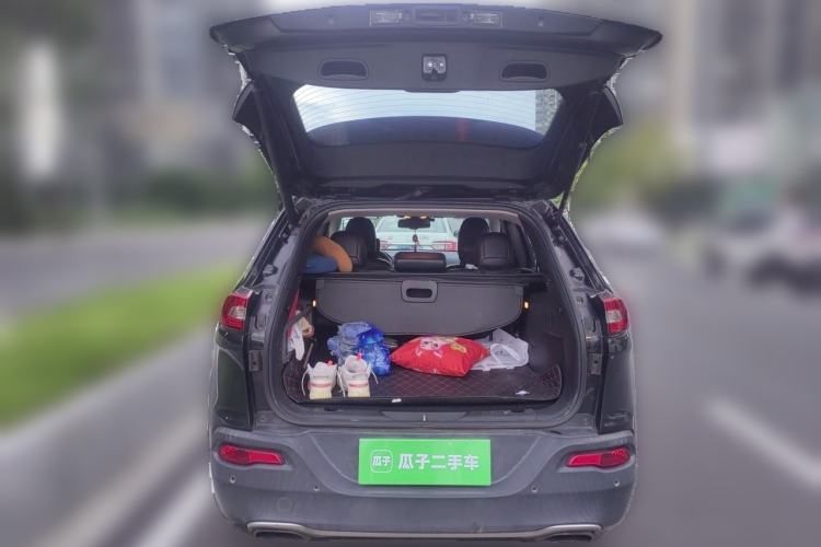 Used Jeep Cherokee 2016 2.4L Superior Edition Trunk