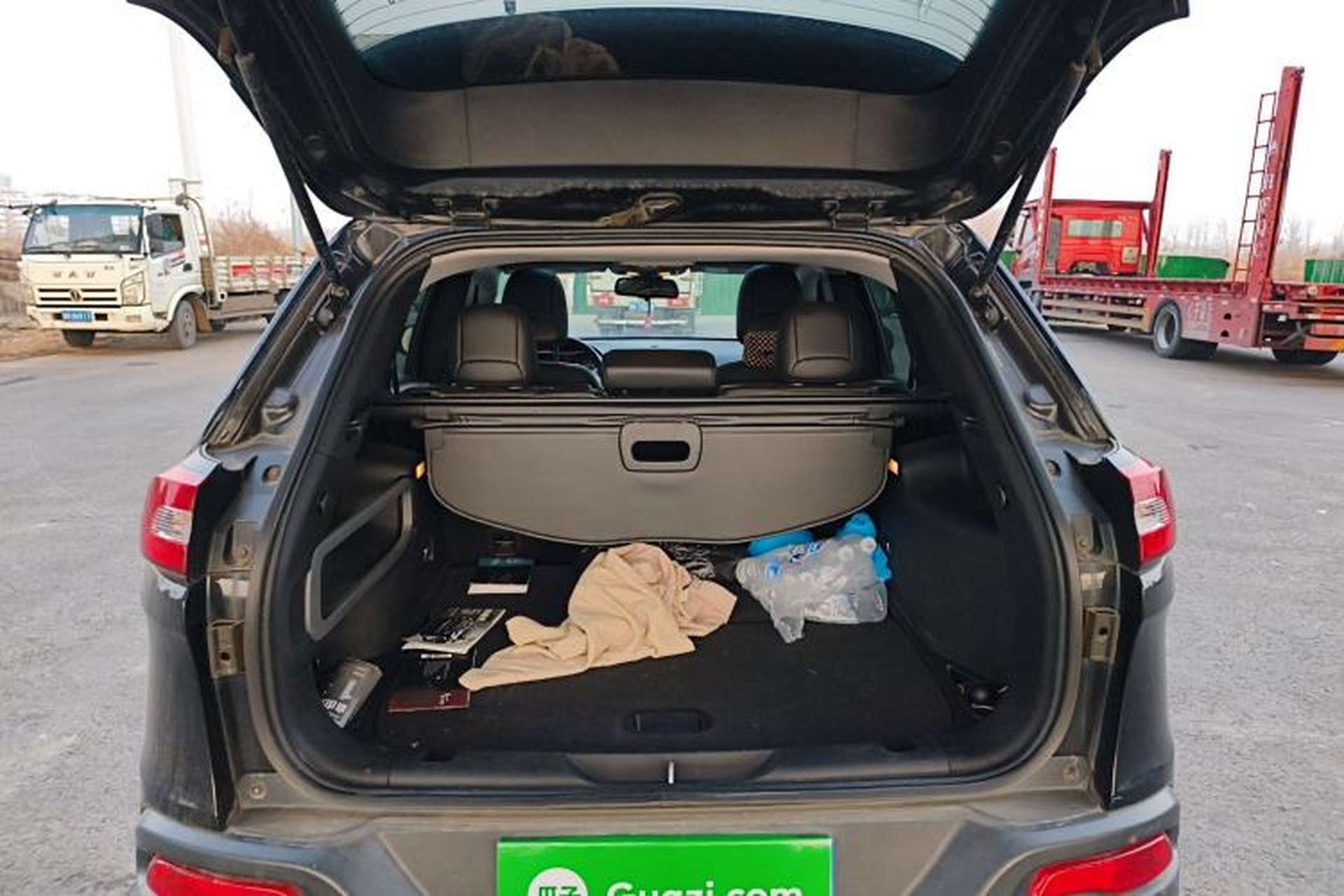 Used Jeep Cherokee 2016 2.4L Leading Smart Version Trunk