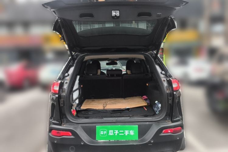 Used Jeep Cherokee 2016 2.4L Leading Edition Trunk