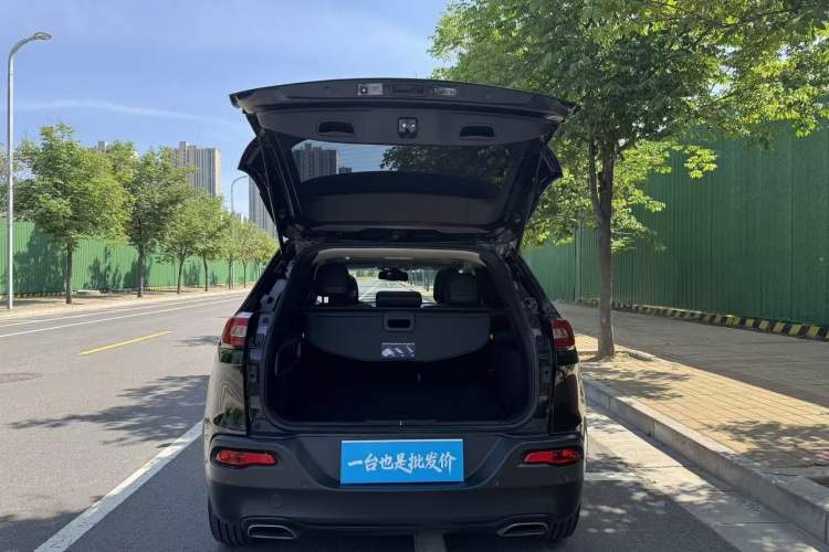 Used Jeep Cherokee 2016 2.4L Leading Edition Trunk