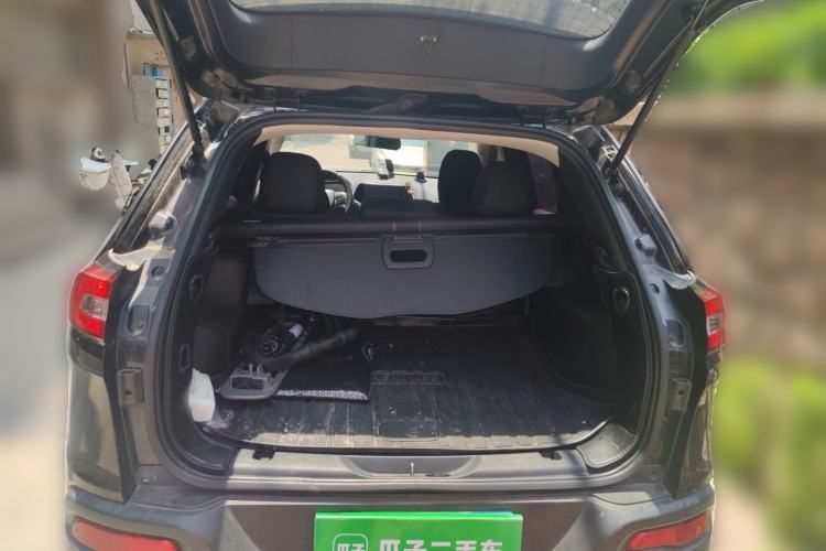 Used Jeep Cherokee 2016 2.4L Leading Edition Trunk