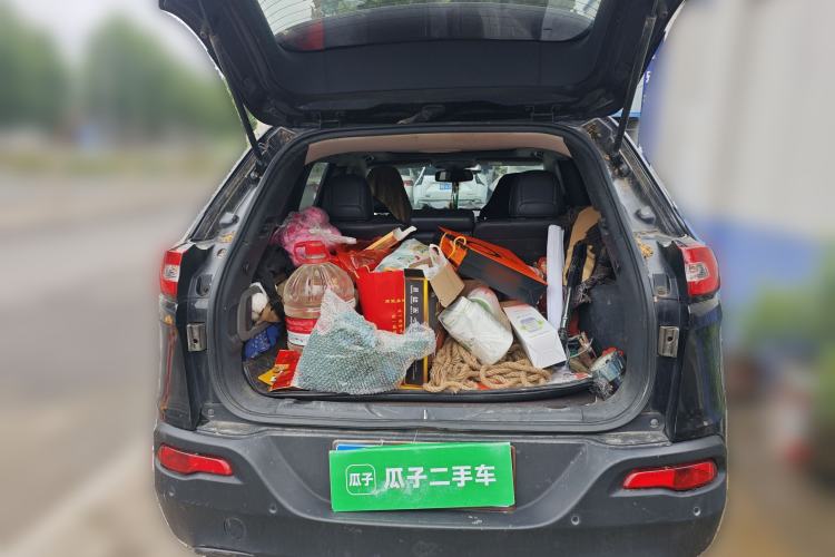 Used Jeep Cherokee 2016 2.4L Leading Smart Version Trunk