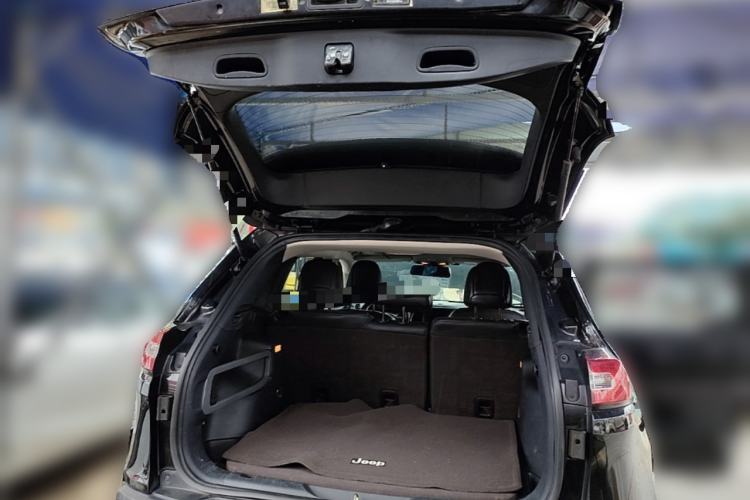 Used Jeep Cherokee 2016 2.4L Professional Edition Trunk