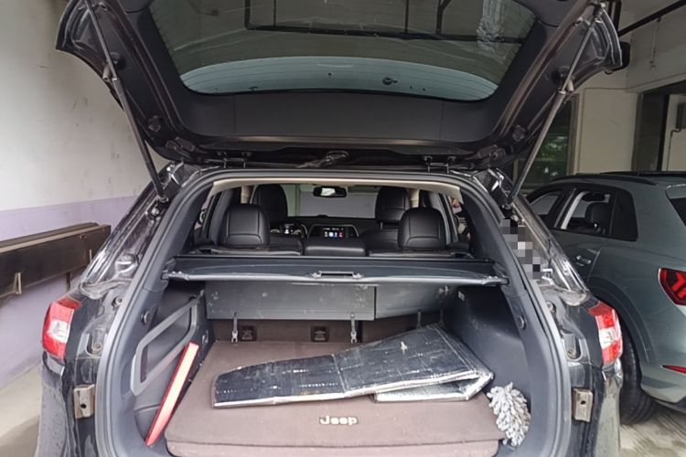 Used Jeep Cherokee 2016 2.4L Professional Smart Version Trunk