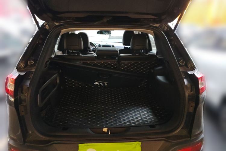 Used Jeep Cherokee 2016 2.0L Superior Edition Trunk