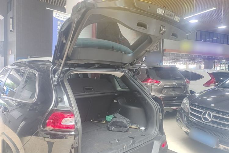 Used Jeep Cherokee 2016 2.4L Leading Smart Version Trunk
