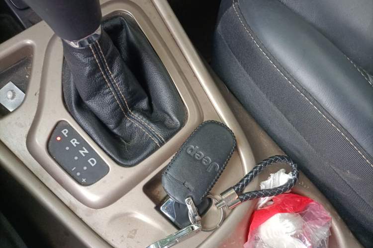 Used Jeep Cherokee 2016 2.0L Superior Edition Vehicle Key