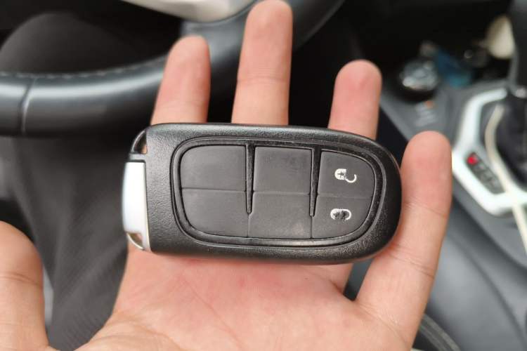 Used Jeep Cherokee 2016 2.4L Professional Smart Version Vehicle Key