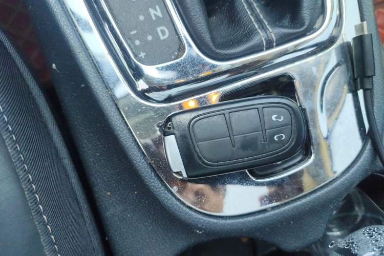 Used Jeep Cherokee 2016 2.4L Leading Edition Vehicle Key