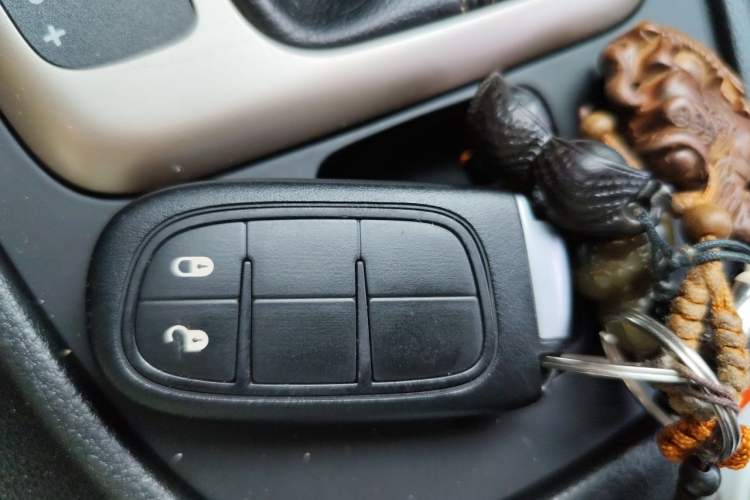 Used Jeep Cherokee 2016 2.4L Professional Smart Version Vehicle Key