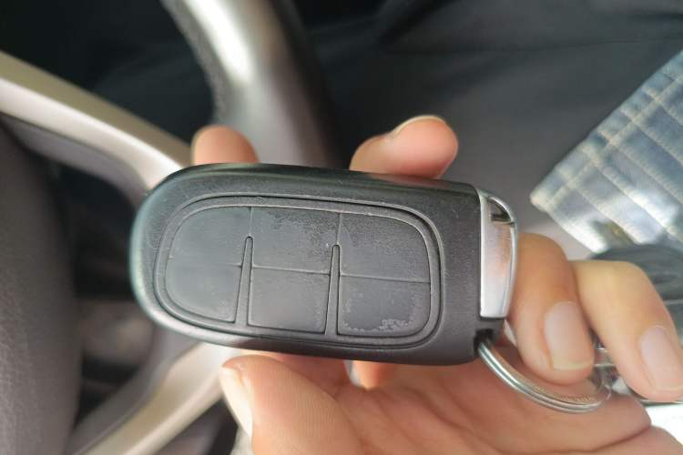 Used Jeep Cherokee 2016 2.4L Professional Smart Version Vehicle Key
