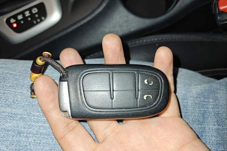 Used Jeep Cherokee 2016 2.4L Professional Edition Vehicle Key