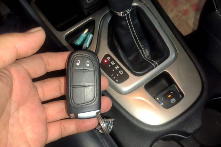 Used Jeep Cherokee 2016 2.4L Leading Edition Vehicle Key