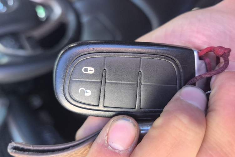 Used Jeep Cherokee 2016 2.0L Superior Edition Vehicle Key