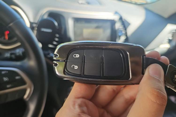 Used Jeep Cherokee 2016 2.0L Superior Edition Vehicle Key