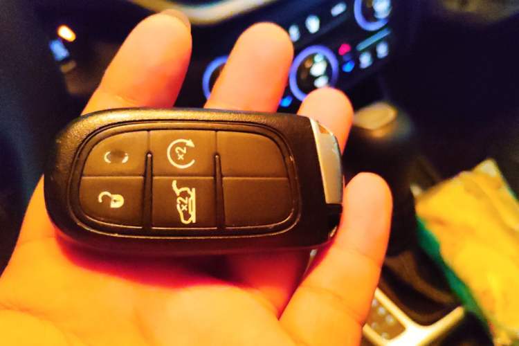 Used Jeep Cherokee 2016 2.4L Superior Edition Vehicle Key