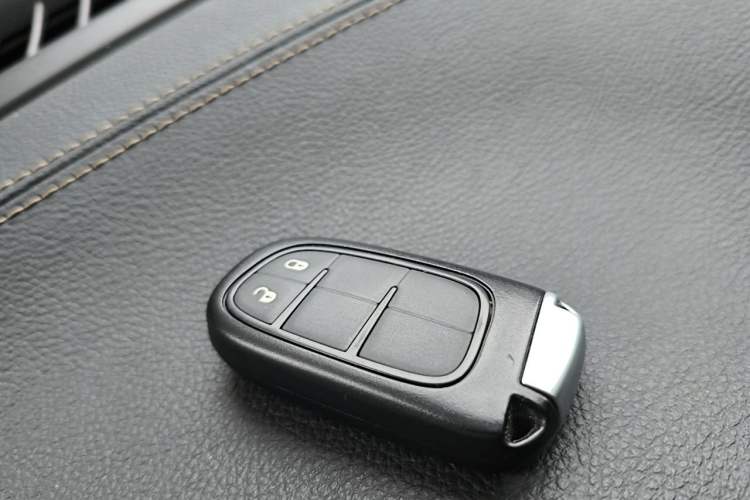 Used Jeep Cherokee 2016 2.4L Leading Smart Version Vehicle Key