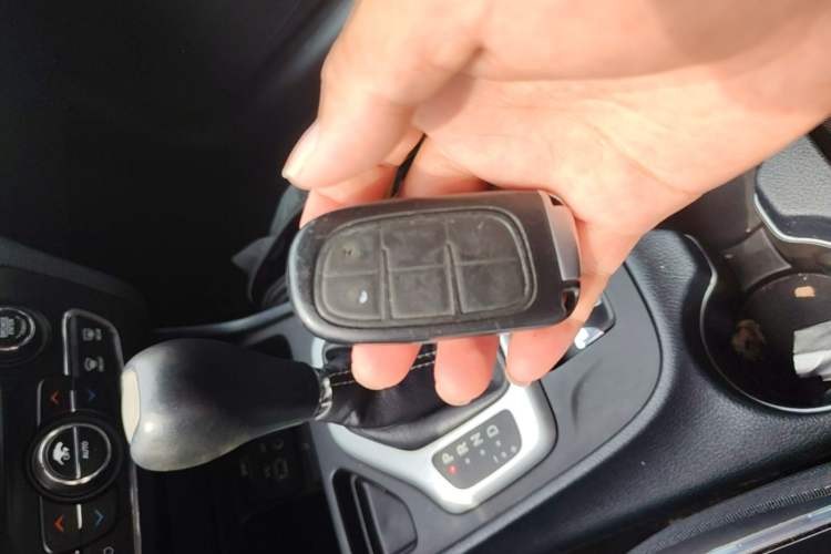 Used Jeep Cherokee 2016 2.4L Leading Edition Vehicle Key