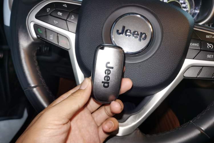 Used Jeep Cherokee 2016 2.4L Leading Edition Vehicle Key