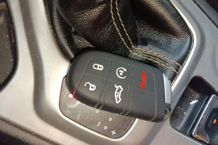 Used Jeep Cherokee 2016 2.0L Superior Edition Vehicle Key