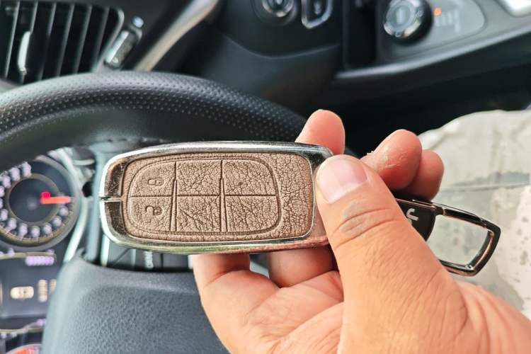 Used Jeep Cherokee 2016 2.4L Professional Edition Vehicle Key
