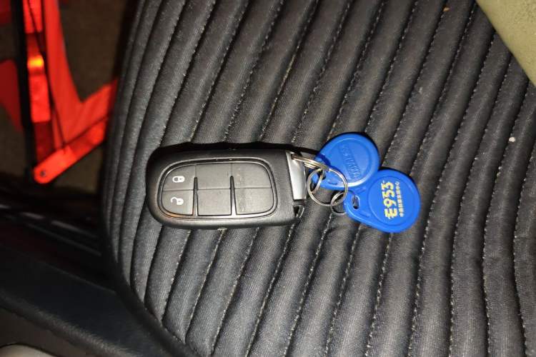 Used Jeep Cherokee 2016 2.4L Professional Smart Version Vehicle Key