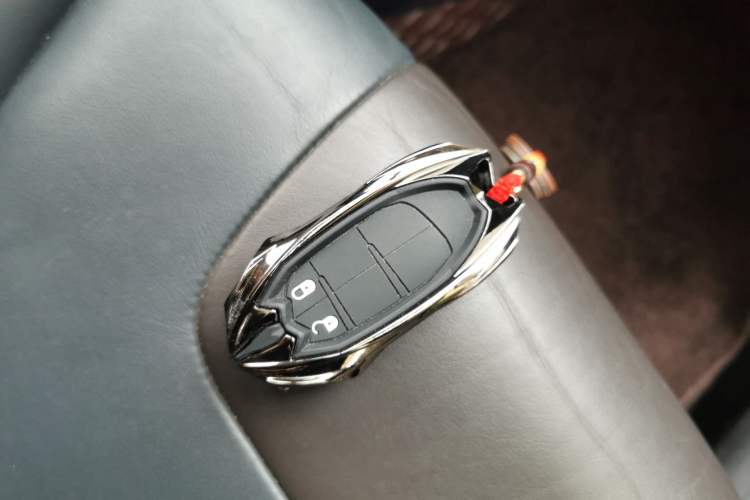 Used Jeep Cherokee 2016 2.4L Leading Edition Vehicle Key