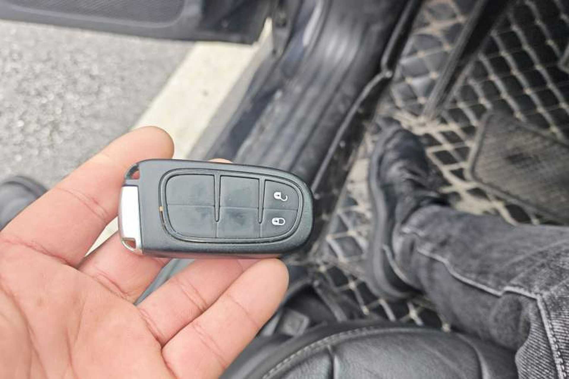 Used Jeep Cherokee 2016 2.0L Superior Edition Vehicle Key