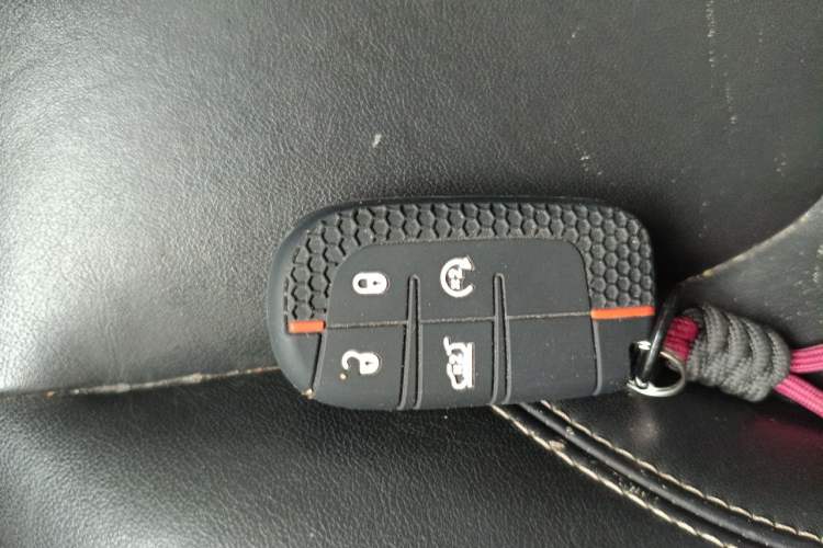 Used Jeep Cherokee 2016 2.0L Superior Edition Vehicle Key