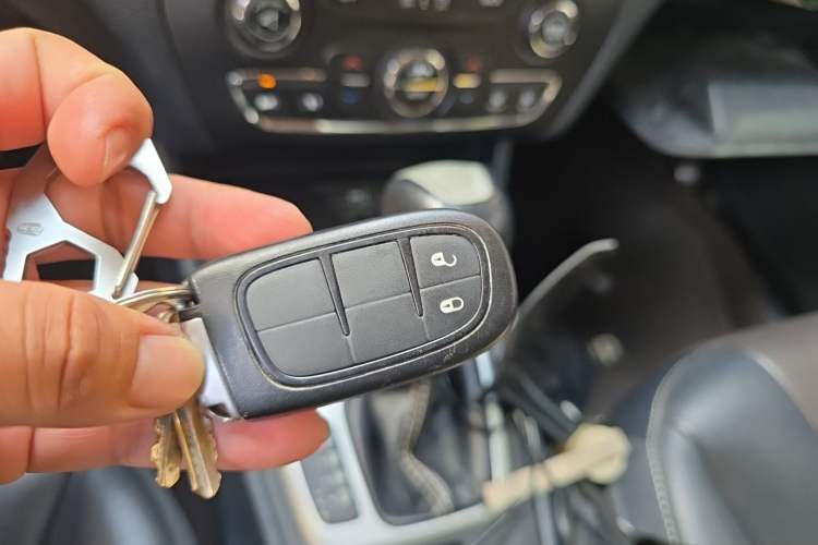 Used Jeep Cherokee 2016 2.4L Leading Edition Vehicle Key