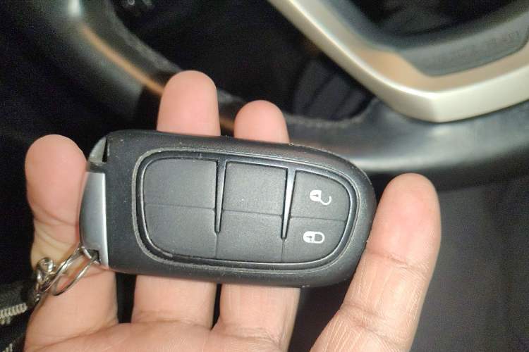 Used Jeep Cherokee 2016 2.4L Leading Edition Vehicle Key