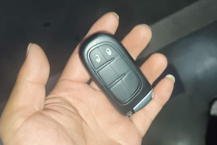 Used Jeep Cherokee 2016 2.4L Leading Edition Vehicle Key