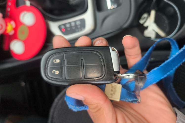 Used Jeep Cherokee 2016 2.4L Leading Edition Vehicle Key
